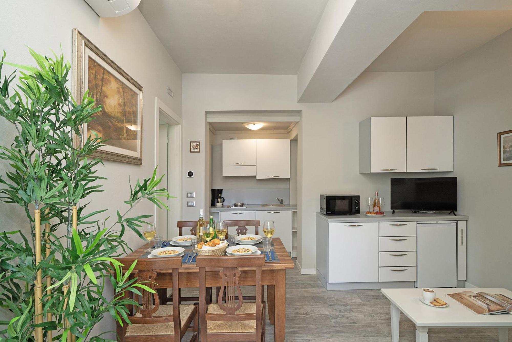 Villa Caterina Apartments By Wonderful Italy Desenzano del Garda Exterior foto